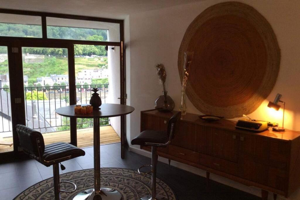 A Bouillon, Appartement Vintage Vue Sur Le Chateau Luaran gambar