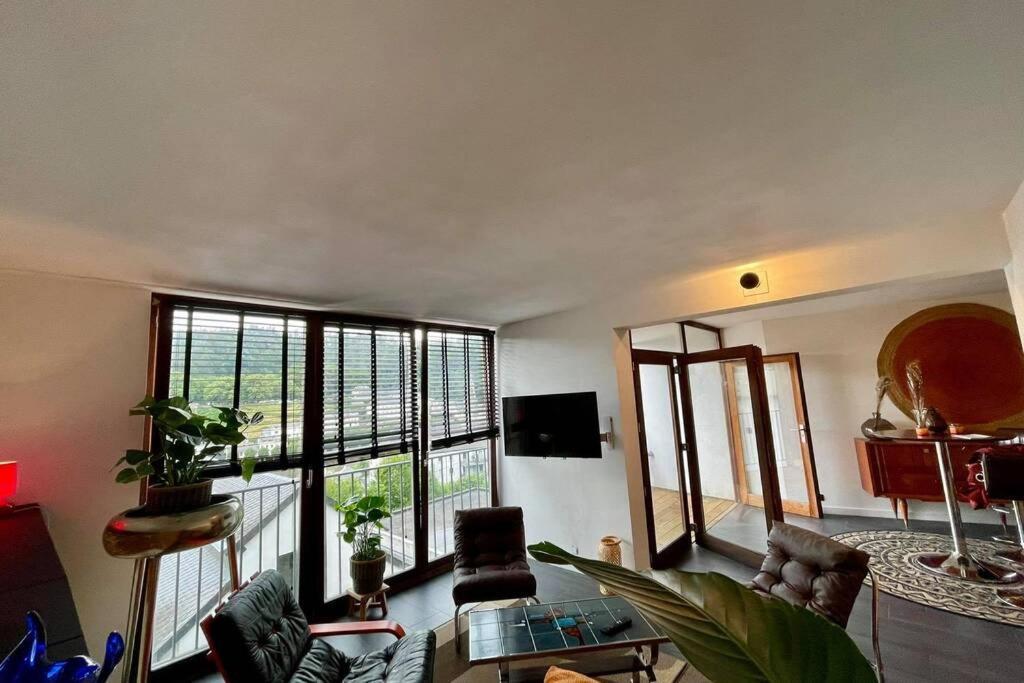 A Bouillon, Appartement Vintage Vue Sur Le Chateau Luaran gambar