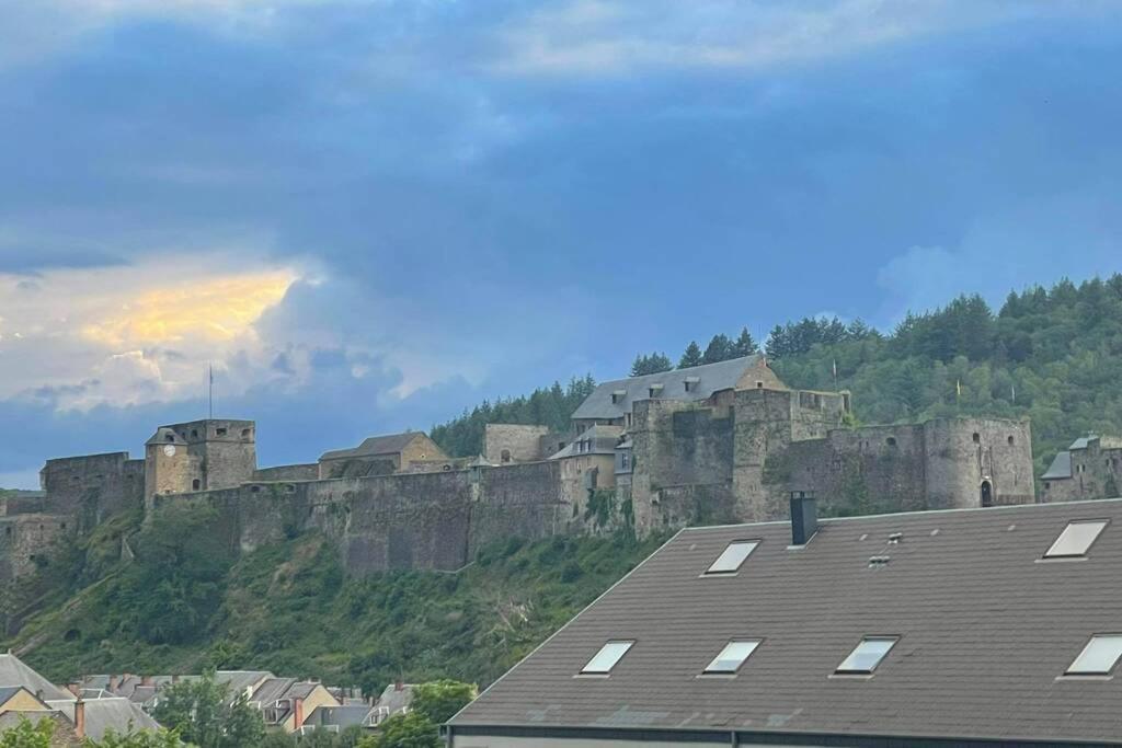 A Bouillon, Appartement Vintage Vue Sur Le Chateau Luaran gambar